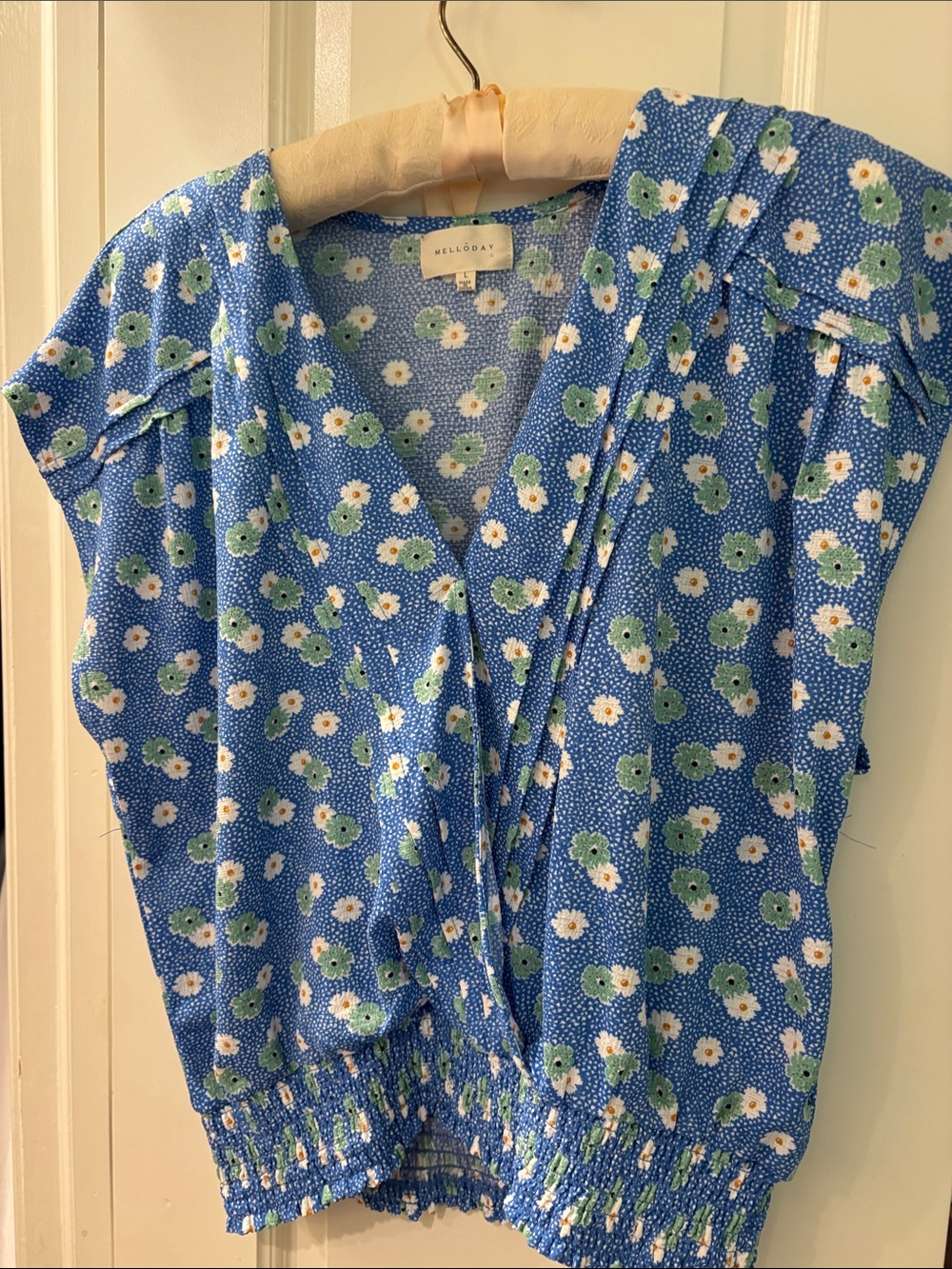 MELLODAY Blue Floral V-Neck Smocked Hem Top
